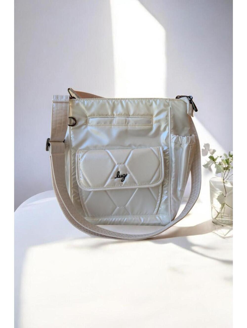 Lug Toss White Quilted Crossbody Shoulder Bag Organizer Pockets Flamingo Lining